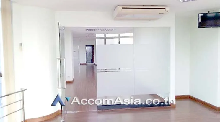 unit Office space For Rent in Silom, Bangkok  near BTS Surasak (AA16857)